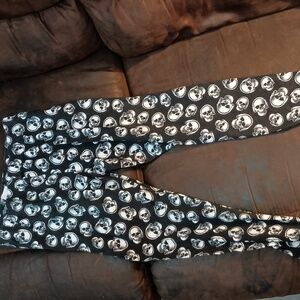 No Boundaries Skull leggings
